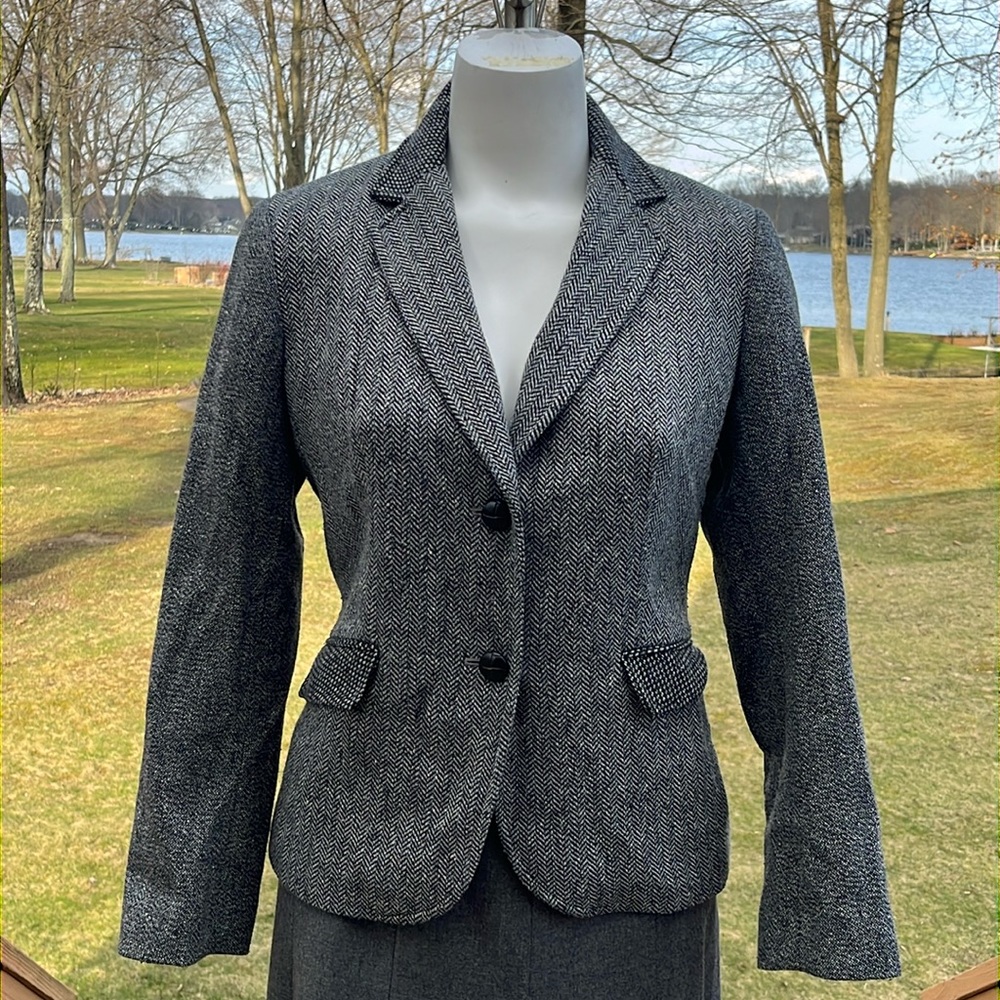 Talbots stunning bl & wh blazer 10P